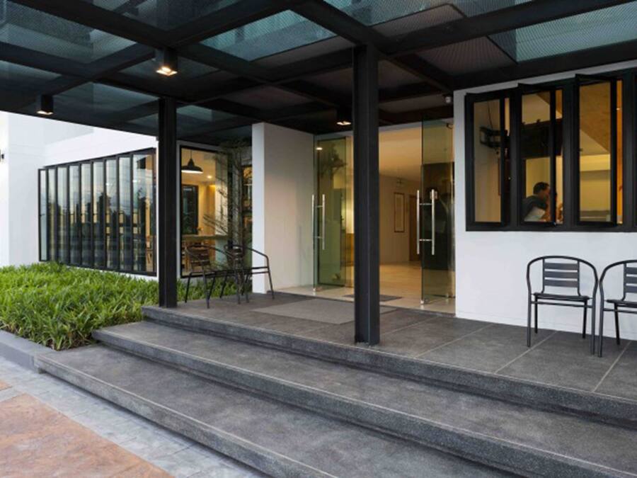 Entrada al alojamiento