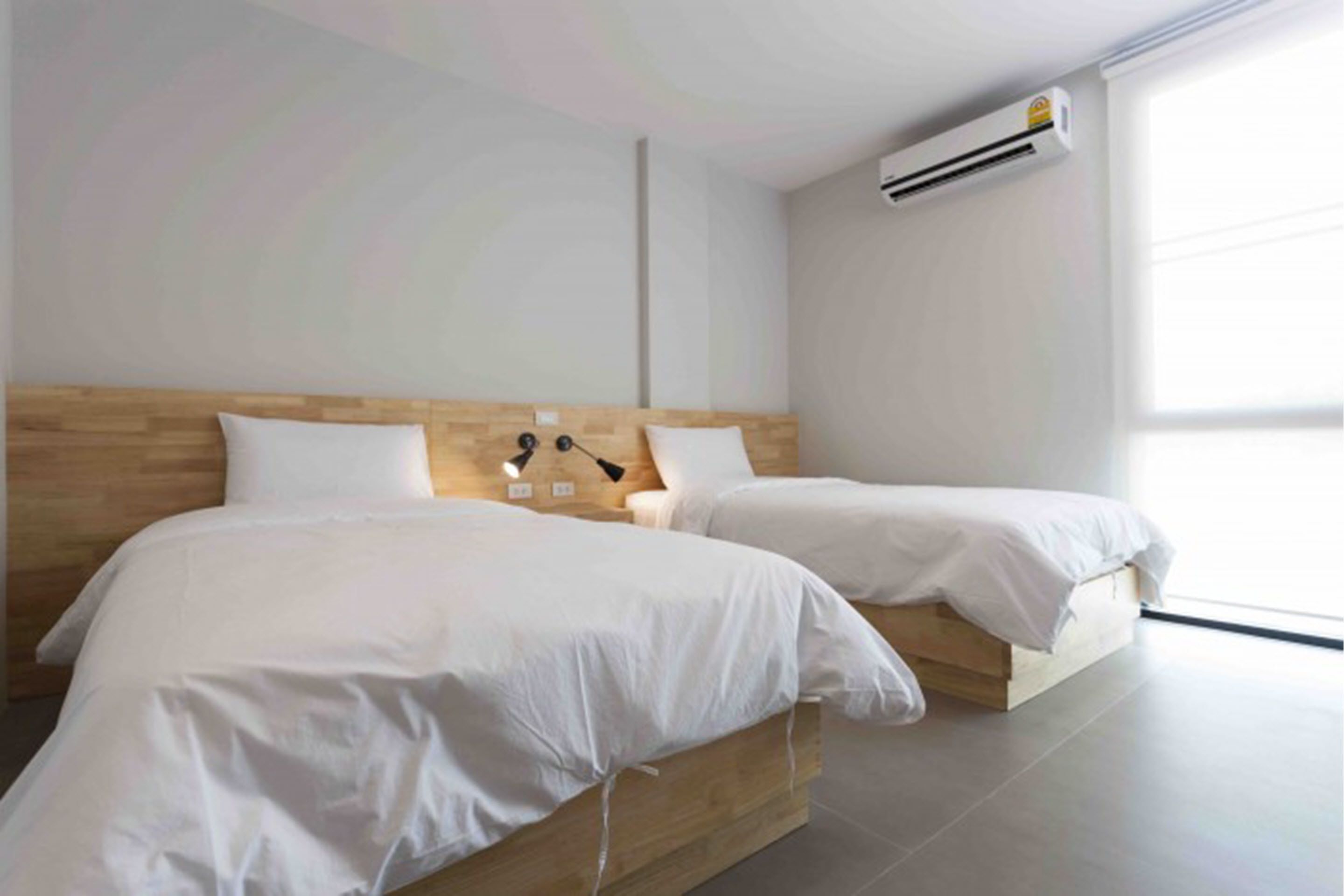 standard twin room | desk, free wifi