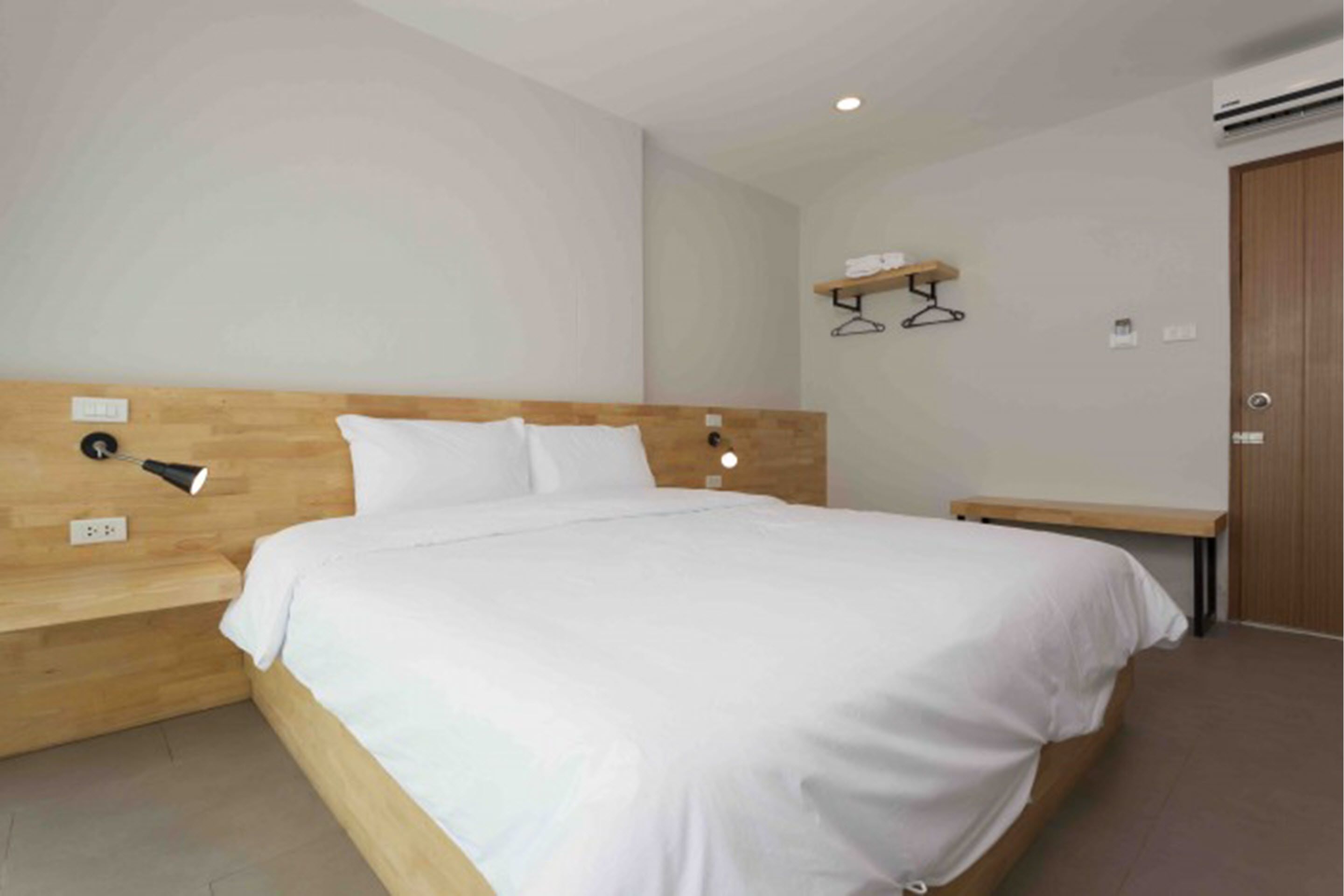 standard double room | desk, free wifi