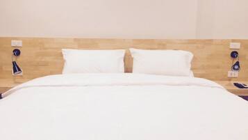 Standard Double Room | Desk, free WiFi