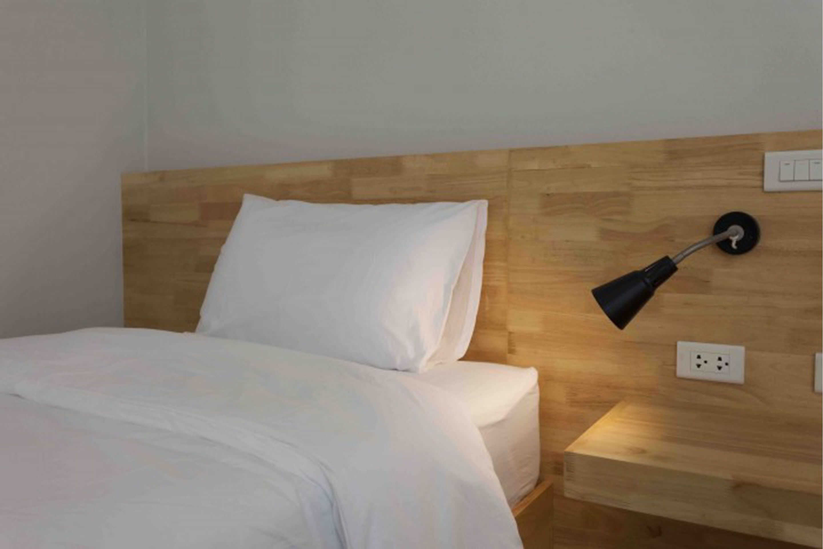 standard twin room | desk, free wifi