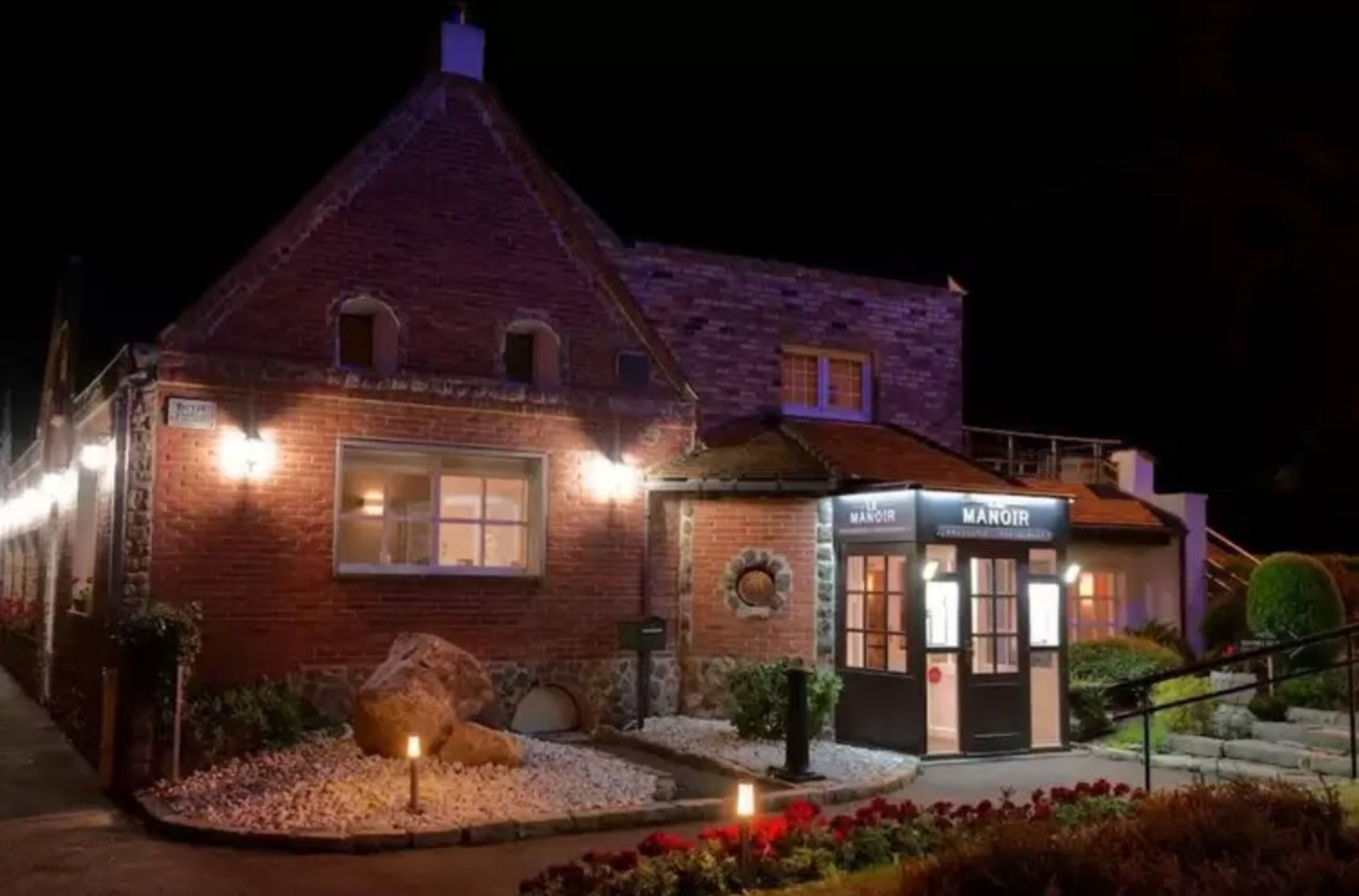 lunch and dinner served, french cuisine