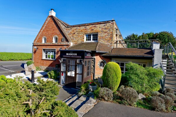 Exterior - Hotel Le Manoir (Orchies)