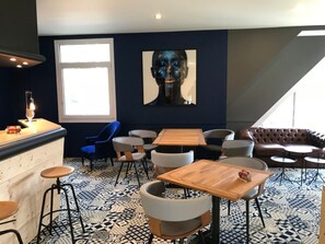 Lunsj og middag serveres, franske retter