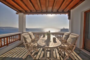 Apartamento, 2 quartos, sacada, vista para o mar | Sacada