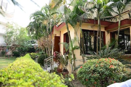 Caja de seguridad en la habitación, wifi gratis y ropa de cama