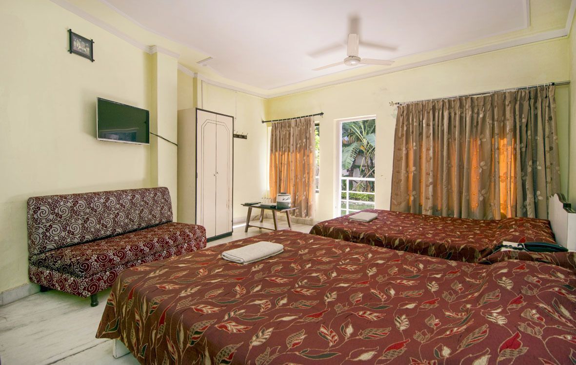 In-room safe, free WiFi, bed sheets