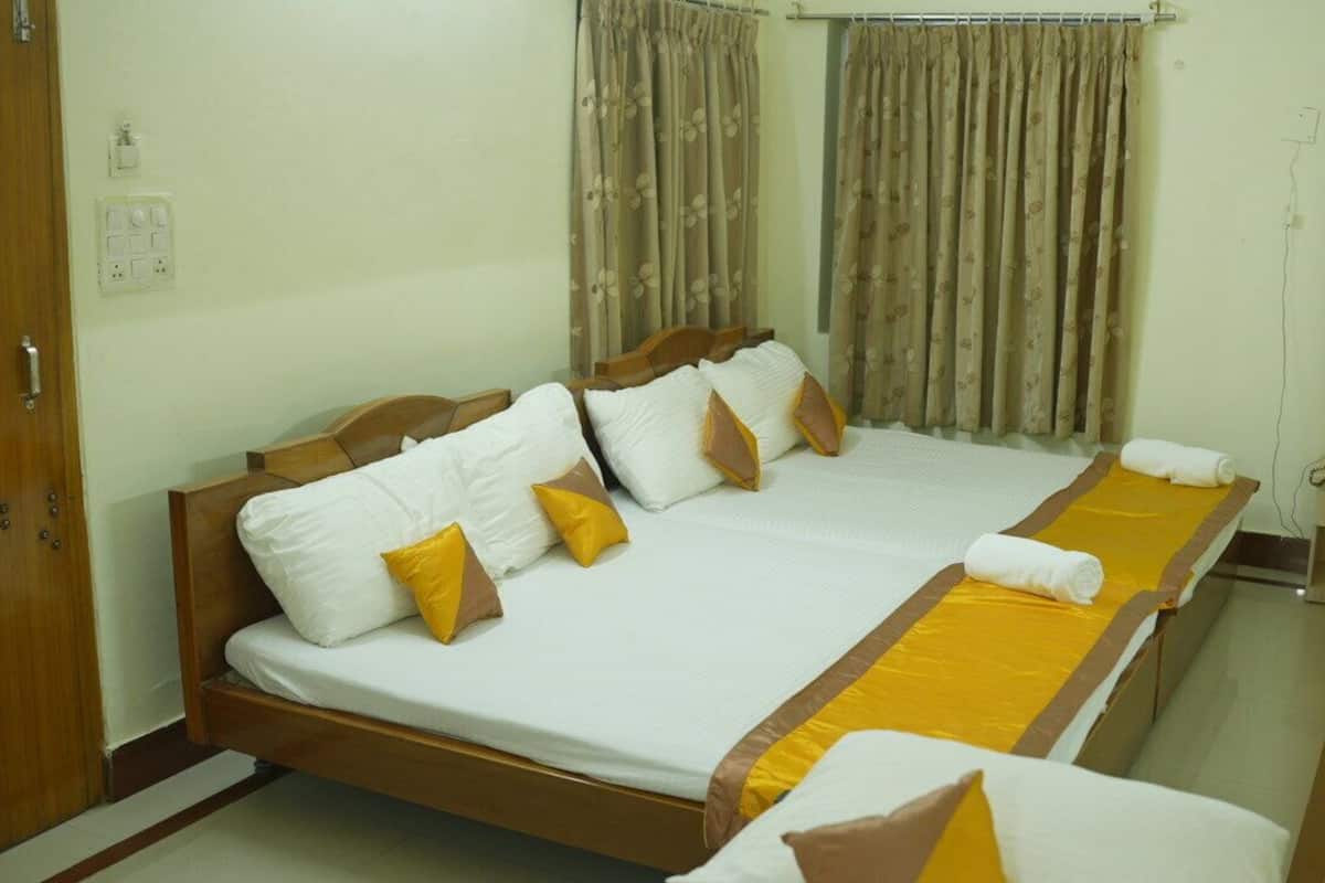 Six Bed Ac (No view / Back Side )