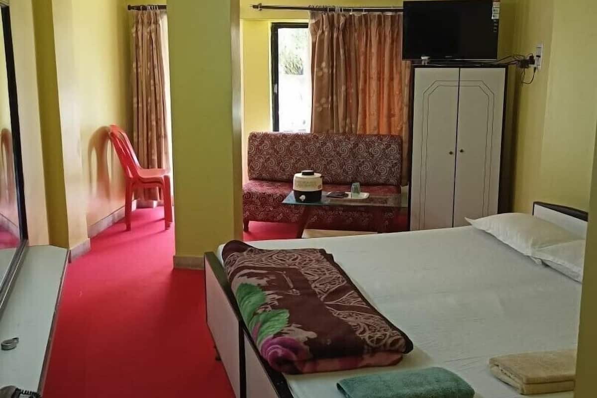 In-room safe, free WiFi, bed sheets