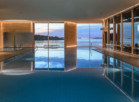 2 piscinas techadas
