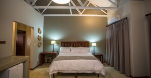 Luxury Double or Twin Room - Hamiltons Lodge & Restaurant (Nkomazi)