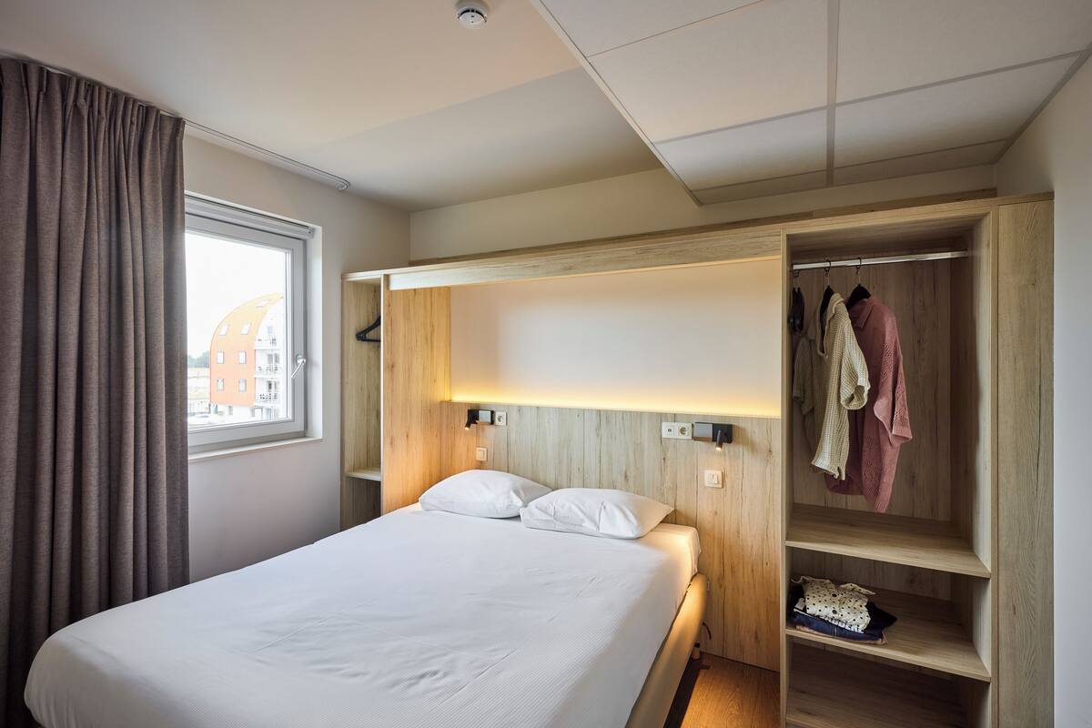 Suite | 6p | Lydisolert, barnesenger, wi-fi (inkludert) og individuelt dekorert