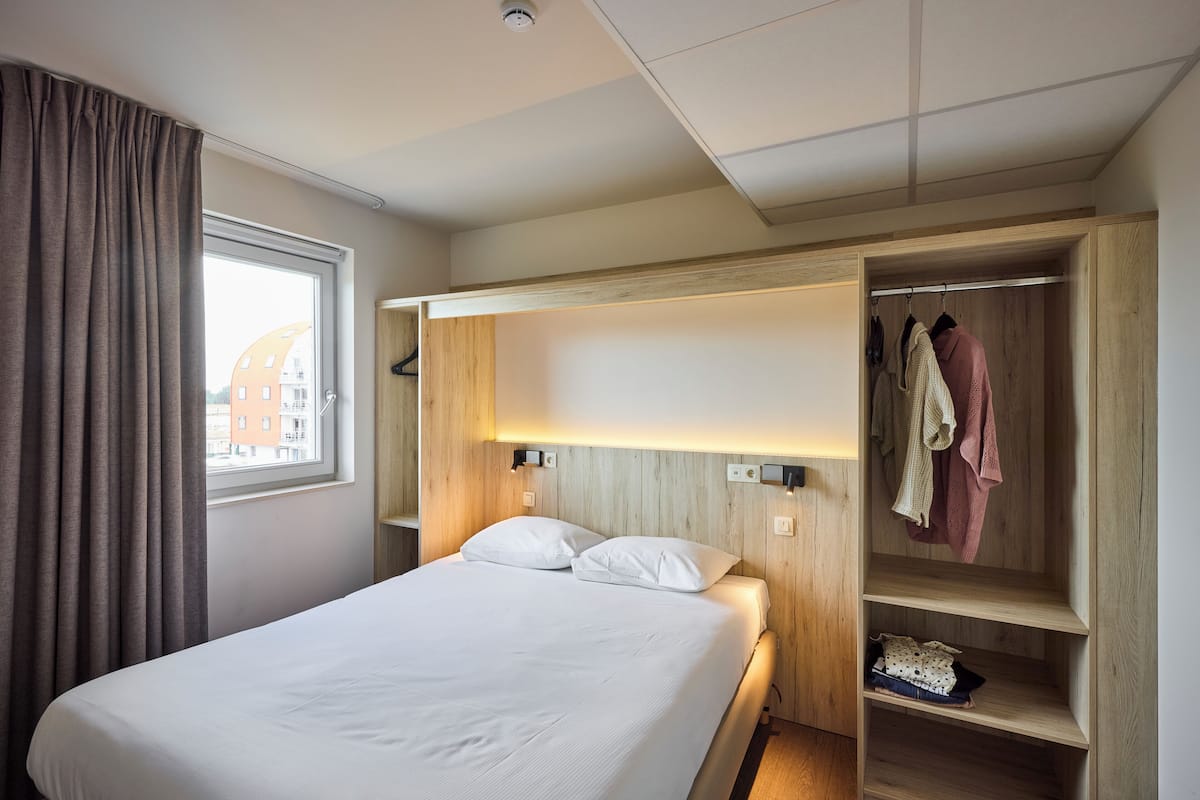 Suite | 6p | Soundproofing, cribs (surcharge), WiFi (free), individually decorated
