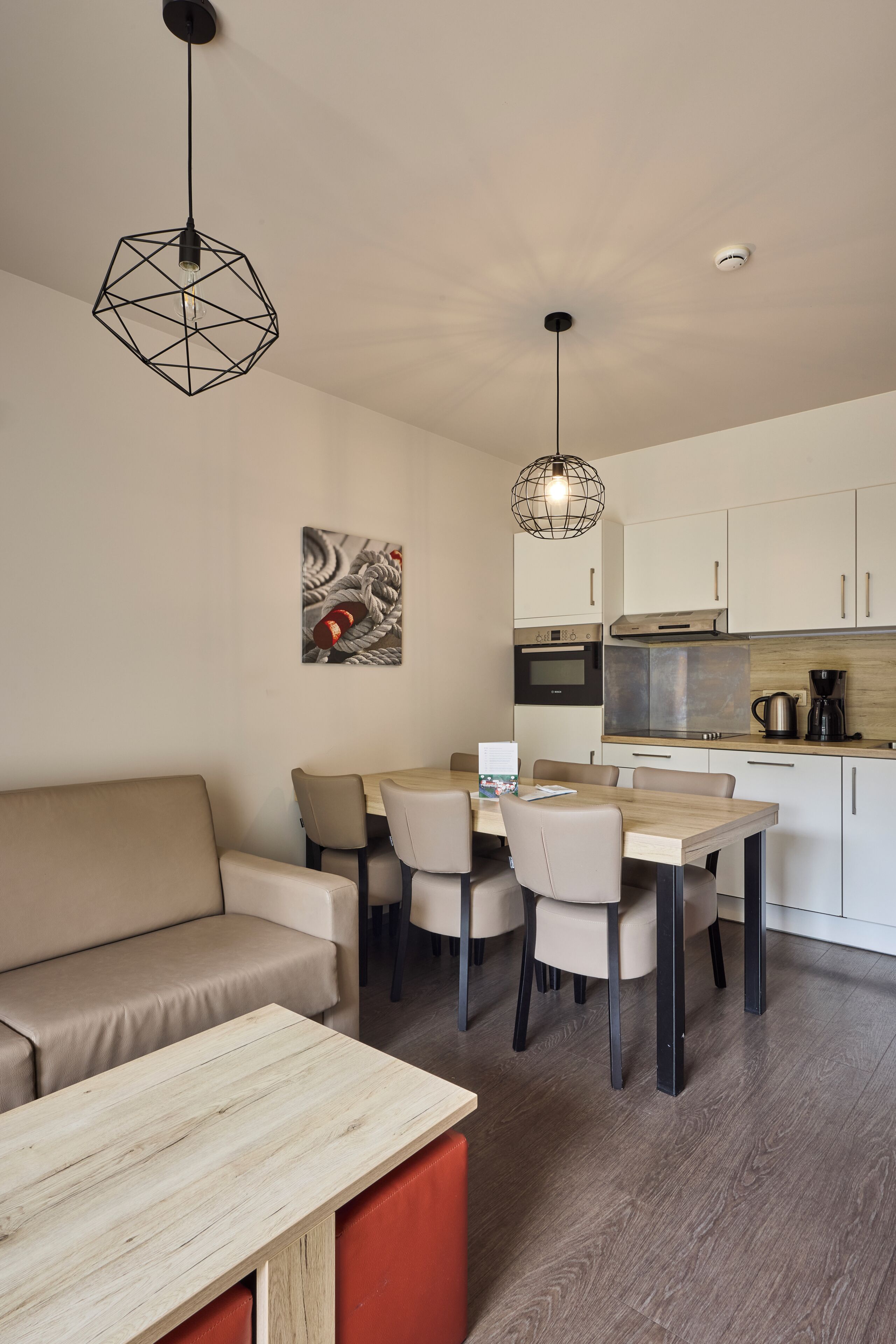 Family suite | 6p | In-room dining