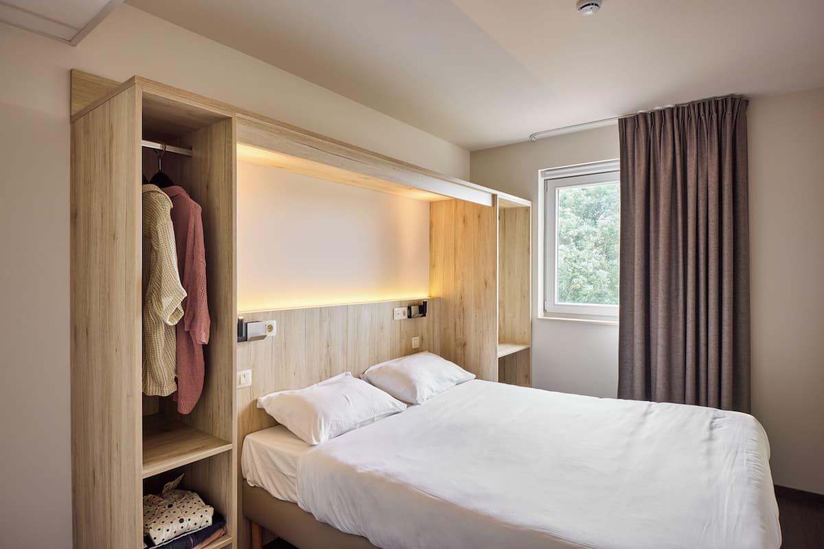 Spacious family suite | 6p | Lydisolert, barnesenger, wi-fi (inkludert) og individuelt dekorert