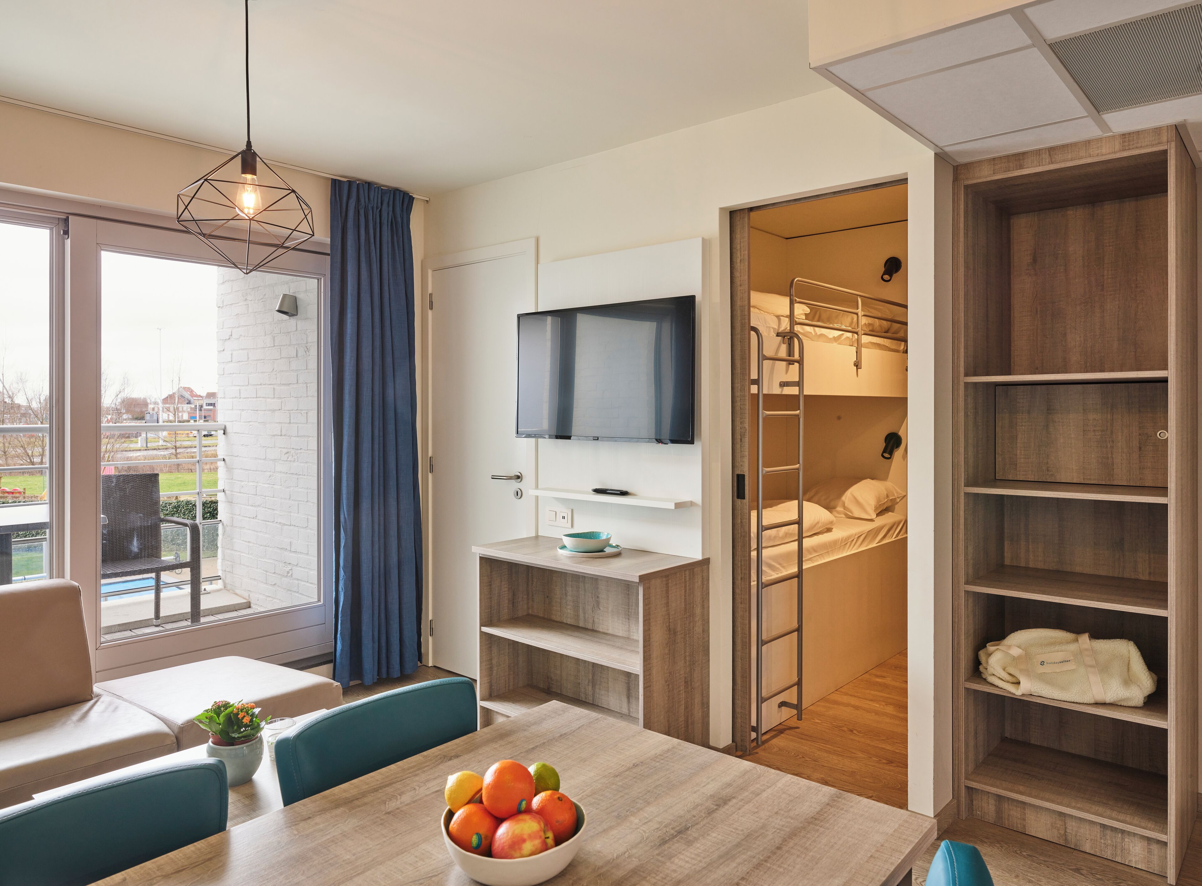 Suite with one bedroom | 4p | Soundproofing, cribs (surcharge), WiFi (free), individually decorated