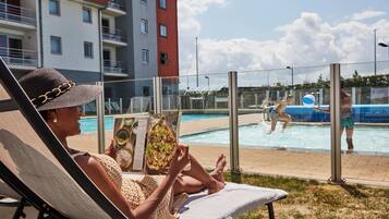 Indoor pool, seasonal outdoor pool, sun loungers