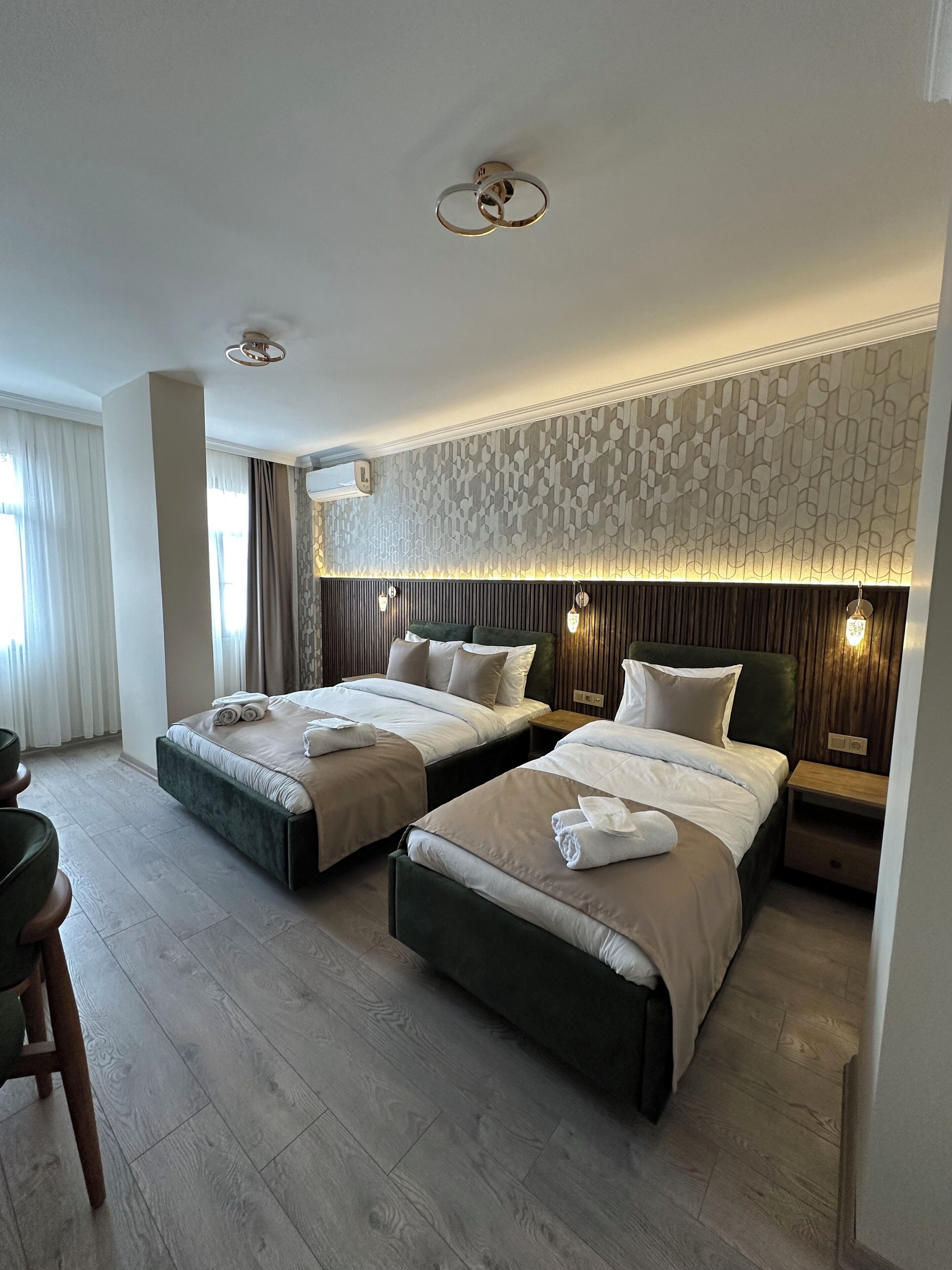 家庭客房 | 高級寢具、迷你吧、客房內保險箱、書桌