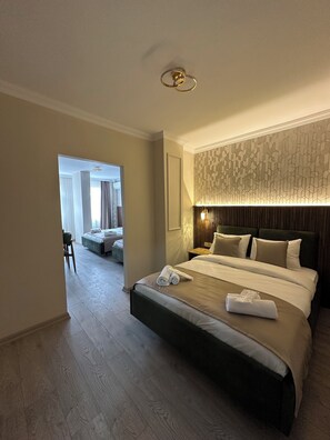 Family Room | Premium bedding, minibar, in-room safe, soundproofing - Taksim Peradise Hotel (Istanbul)