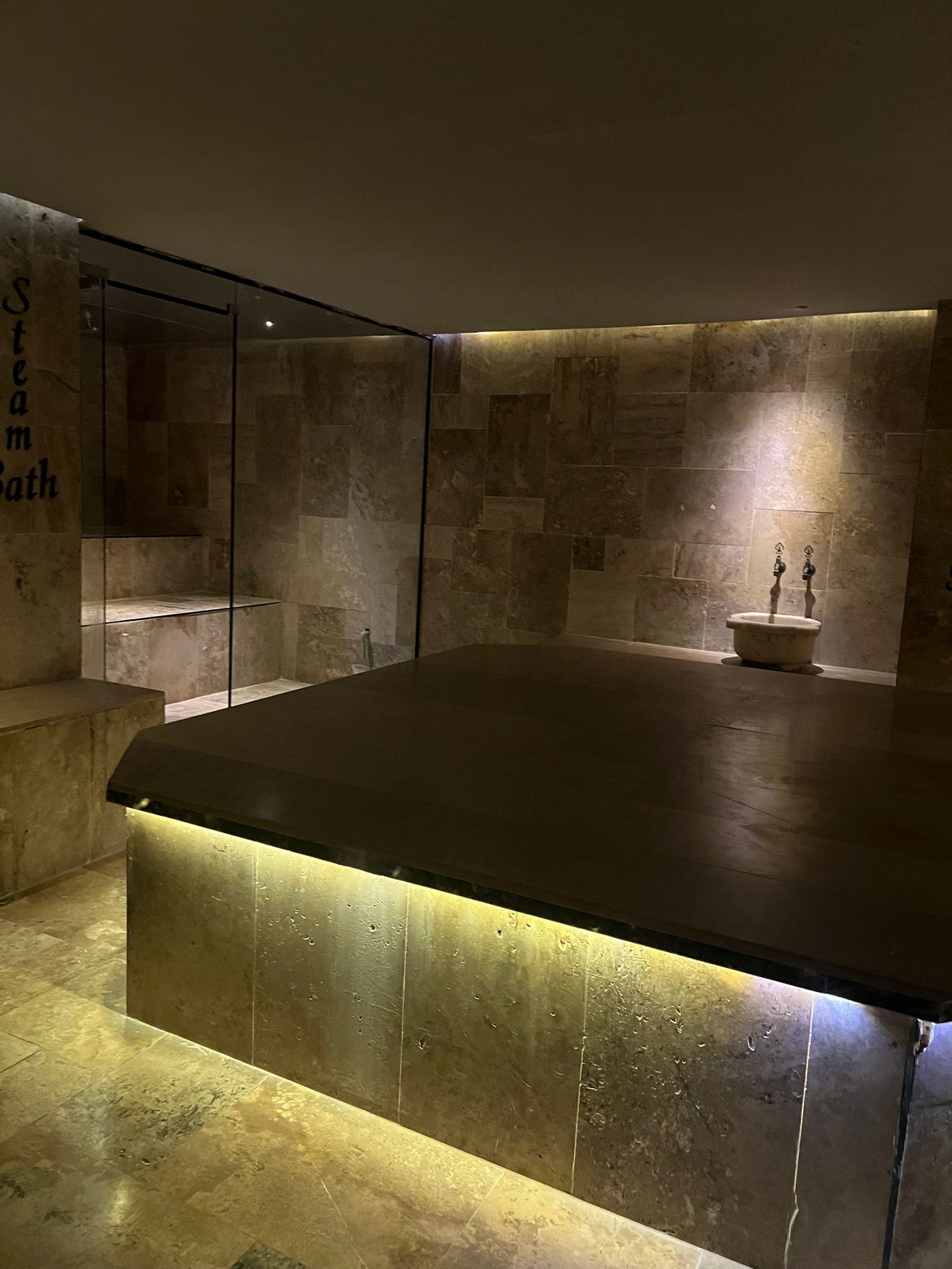 Baño turco/hammam, 2 salas de tratamiento, manicura y pedicura, masajes