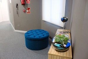 Lobby sitting area - Hotel Altiana (Ourense)
