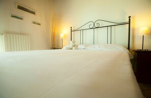 Apartment, 1 Bedroom | 1 bedroom, premium bedding, down comforters, individually decorated - Cà Borgo Vecchio (Brusasco)