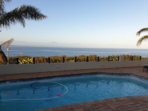 Outdoor pool, pool umbrellas, sun loungers - 59LongSantos (Mossel Bay)