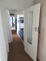 2 habitaciones, tabla de planchar con plancha y wifi gratis 