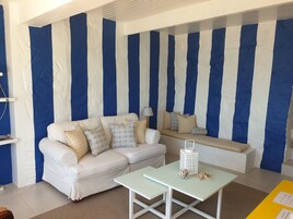 Televisión de pantalla plana, reproductor de DVD