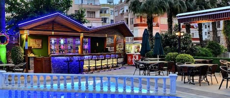 Poolside bar