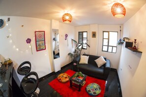 Blackout curtains, soundproofing, iron/ironing board, free WiFi - Mandala Hostel (Bogotá)