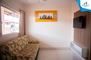 Apartment | Wohnbereich | Fernseher
