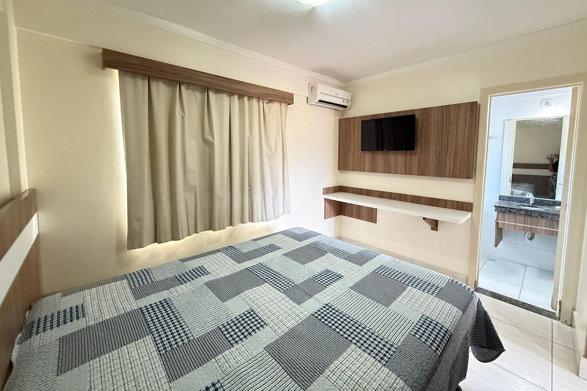 Apartment | 1 bedroom, in-room safe, free WiFi