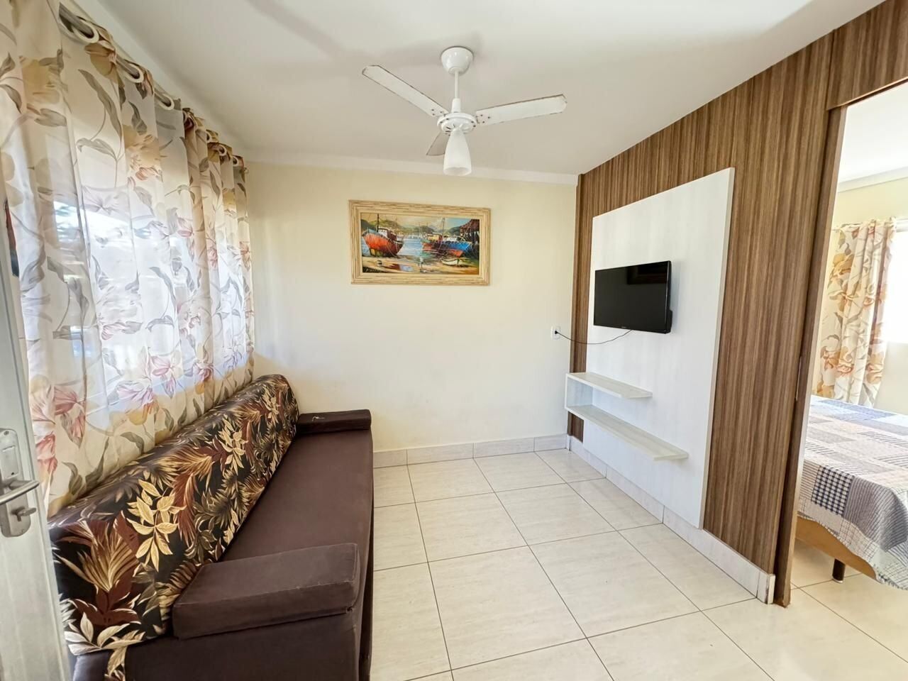 Apartment | Living area | TV