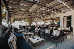 Bar (en la propiedad)