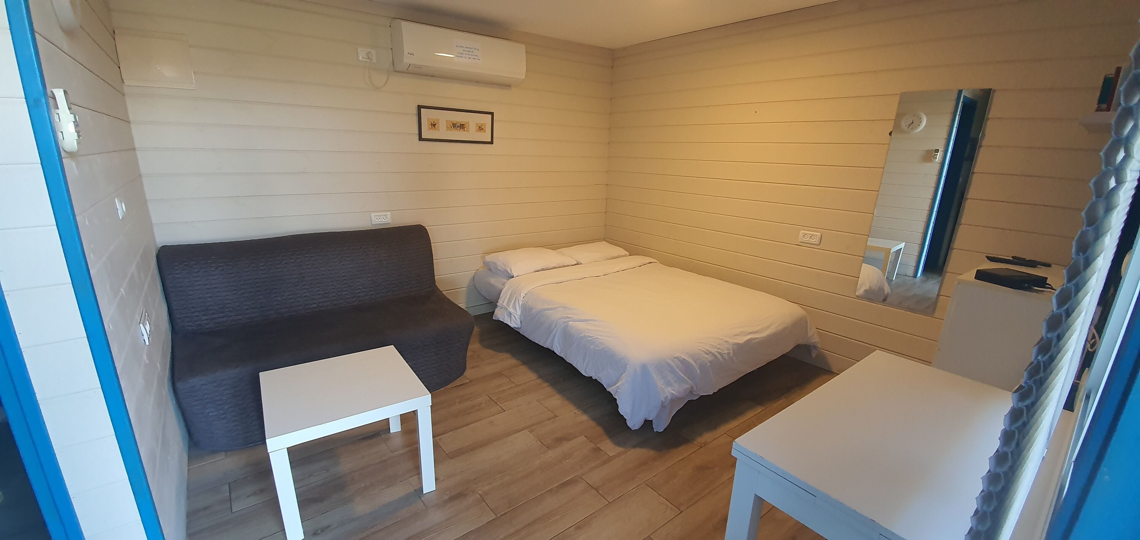 Junior-studio | Työpöytä, silitysrauta/-lauta, ilmaiset vauvansängyt, ilmainen Wi-Fi