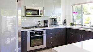 Apartment, 4 Bedrooms | Private kitchen | Coffee/tea maker, fridge, microwave - Midcentury Rose (Palm Desert)
