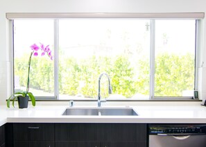 Apartment, 4 Bedrooms | Private kitchen