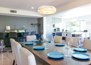 Apartment, 4 Bedrooms | Dining - Midcentury Rose (Palm Desert)