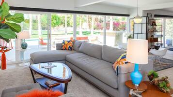 Apartment, 3 Bedrooms | Living area