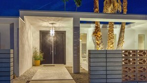Rumah, Beberapa Tempat Tidur (Spero Estate) | Pintu masuk properti