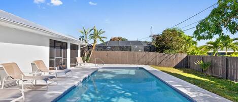 Yksityinen uima-allas