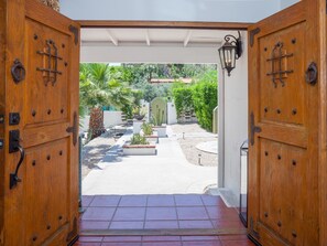 Entrada de la propiedad