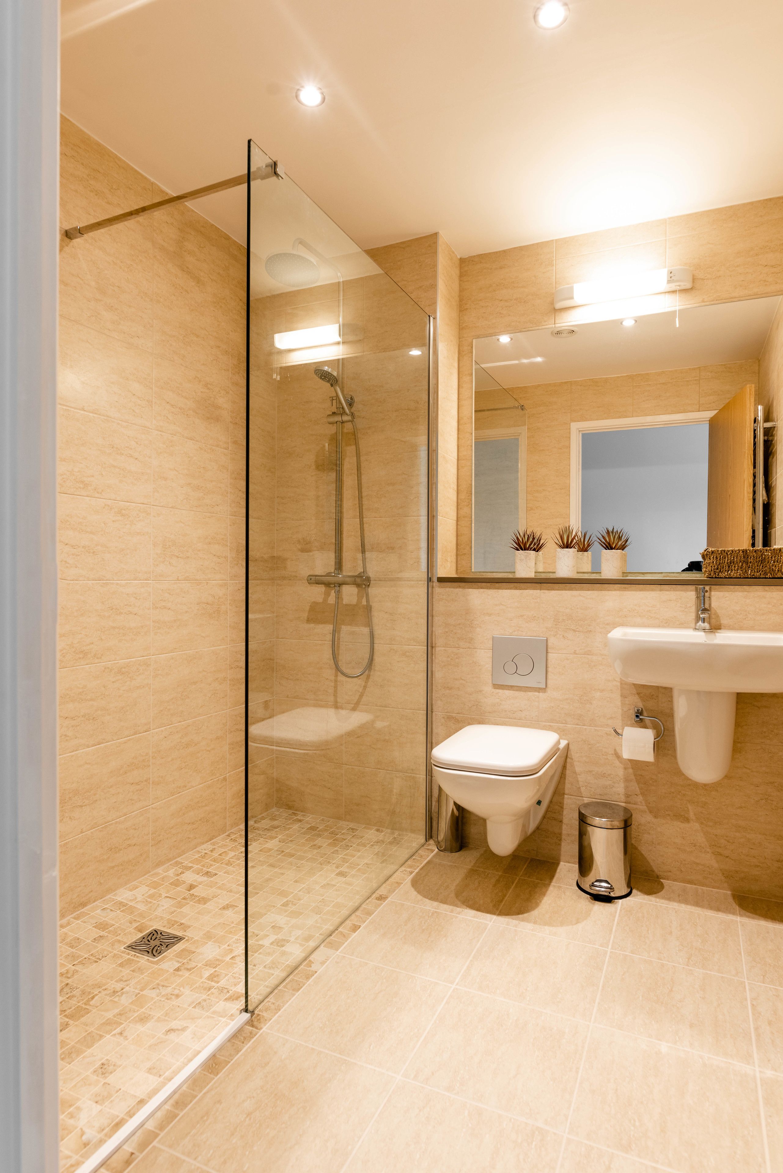 luxury double or twin room, patio, golf view | bathroom | free toiletries, hair dryer, towels