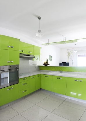 Duplex, 2 Bedrooms, Sea View (Ti Pie ) | Private kitchen | Fridge, microwave, espresso maker, cookware/dishes/utensils - Makare Lagoon Club (Le Vauclin)