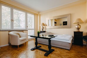 1 bedroom, desk, iron/ironing board, free WiFi - ShortStayPoland Warecka B2 (Warsaw)