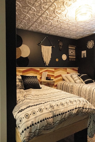 Ropa de cama de alta calidad y escritorio
