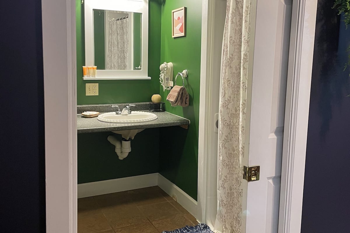 comfort room | bathroom | shower