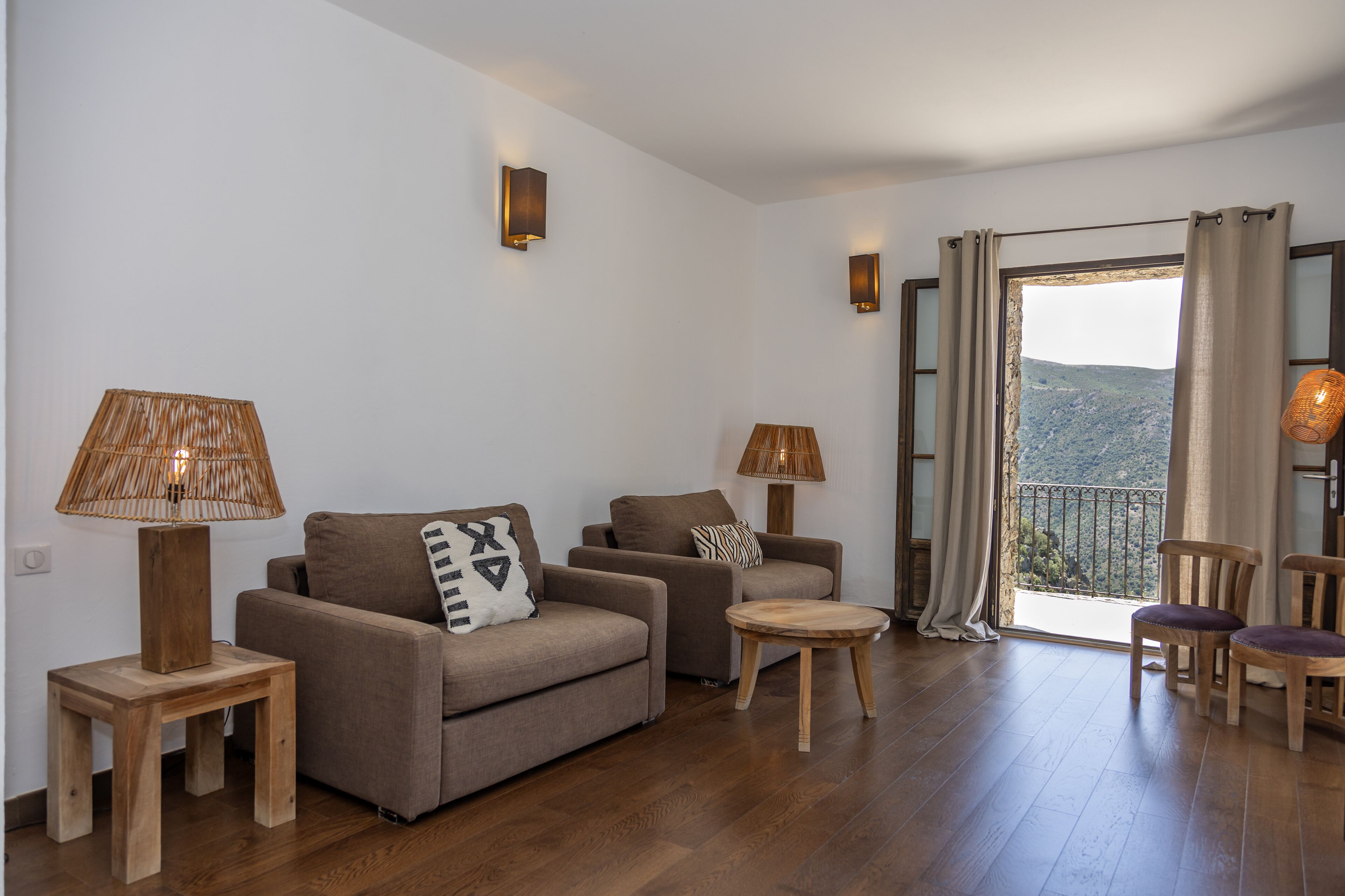 l'albitru | premium bedding, minibar, in-room safe, desk