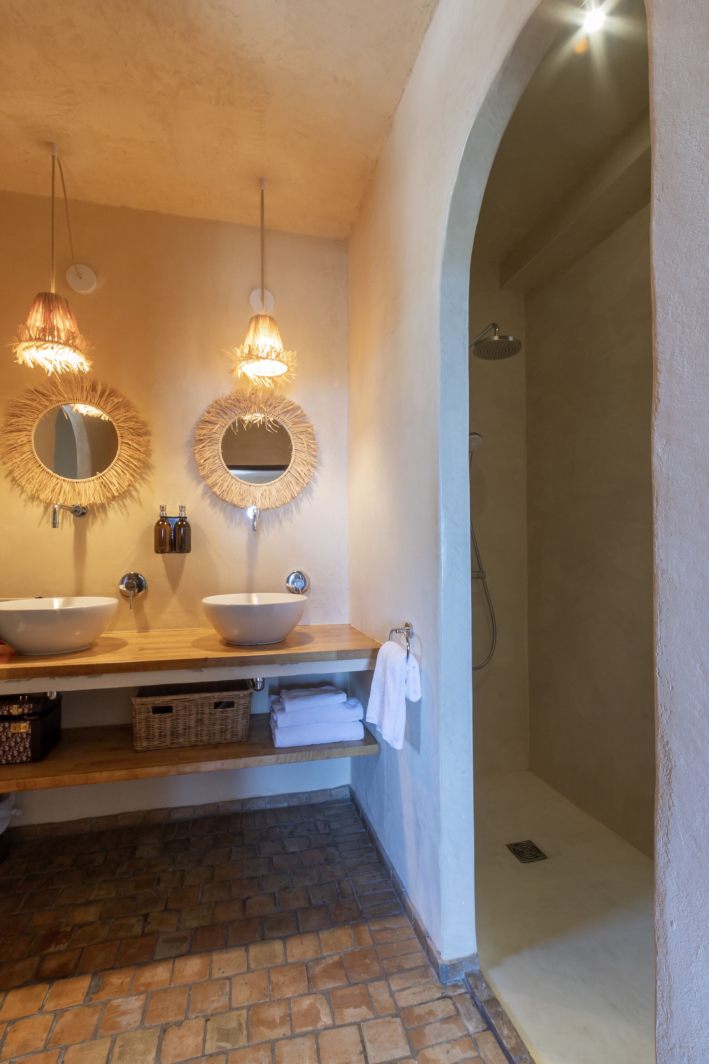 casa san lorenzu | bathroom | free toiletries, hair dryer, bathrobes, slippers